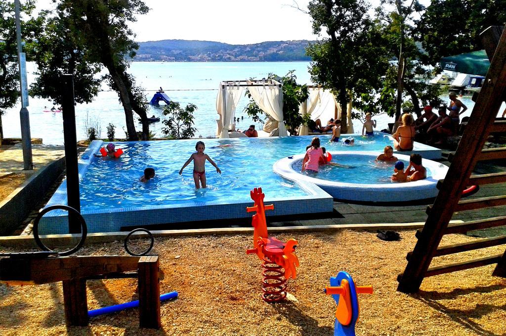 Krk Mobile Homes Klimno Bagian luar foto